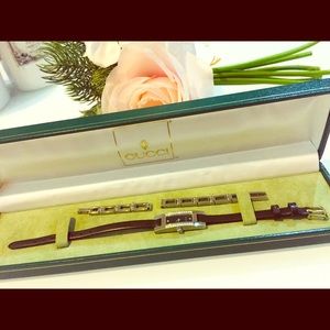 Gucci Watch Steel set with Diamonds